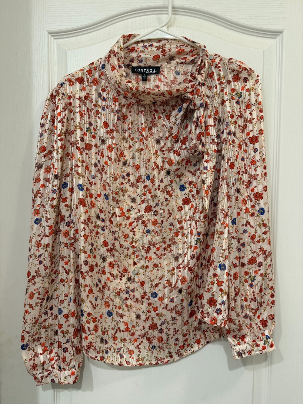 KONTROL Contemporary L Floral Lurex Metallic Tie Neck Blouse Boho